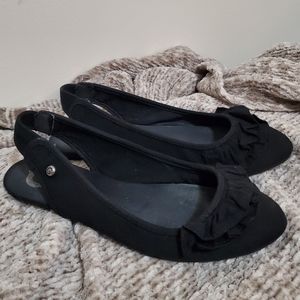 G by Guess Klohee Black Ruffle Front Flat Shoes